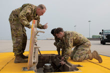 Load image into Gallery viewer, American Force 8-LUG ALUM. BASE POL.